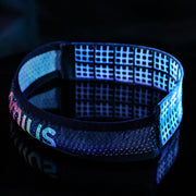 Faixa esportiva preta com detalhes em azul refletivo, acessório Orca Sports para kitesurf ou triathlon