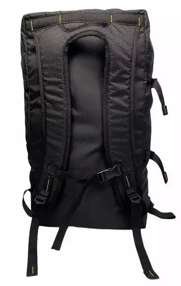 Mochila preta esportiva Orca Sports com alças ajustáveis, ideal para kitesurf e triathlon