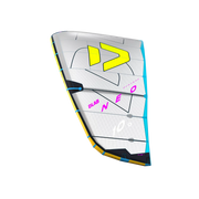 Vela de kitesurf Duotone Neo DLAB 10m, branca com detalhes amarelos, na Orca Sports.