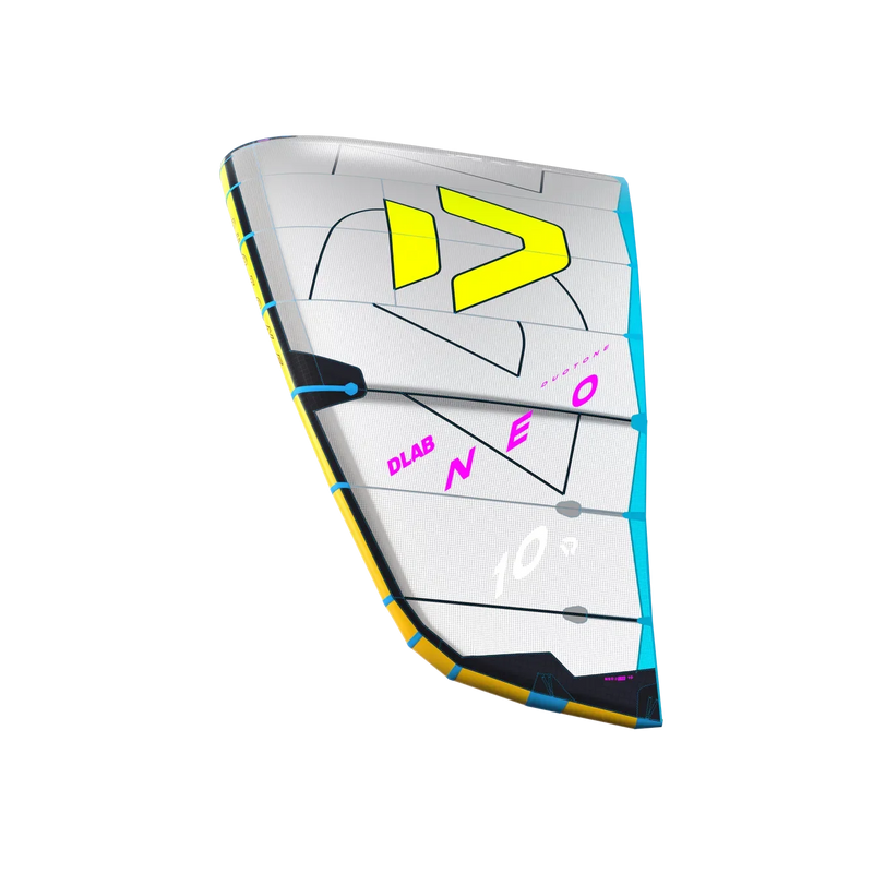 Vela de kitesurf Duotone Neo DLAB 10m, branca com detalhes amarelos, na Orca Sports.