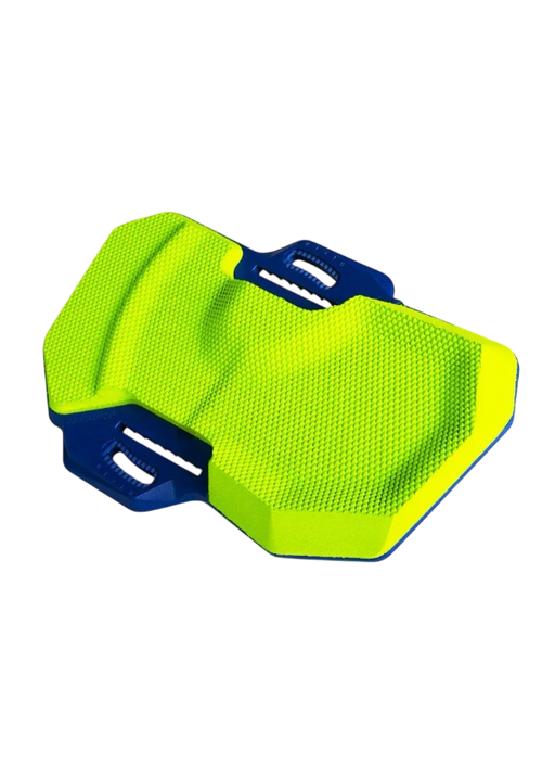 Pad de kitesurf amarelo e azul com textura antiderrapante da Orca Sports