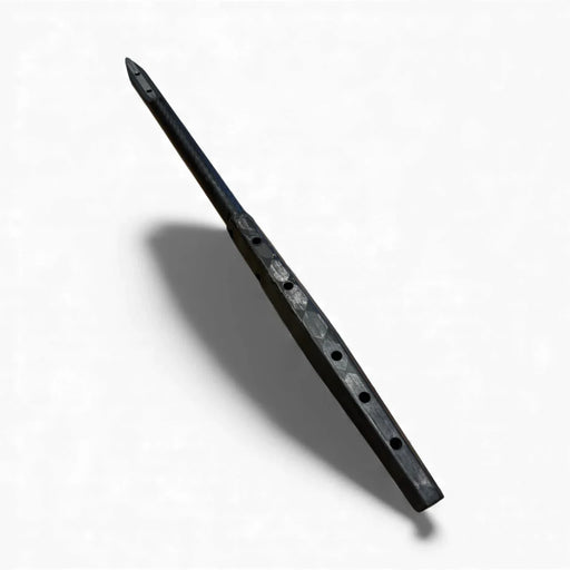 Fuselagem de carbono para kitesurf, acessório técnico Orca Sports em fundo claro.