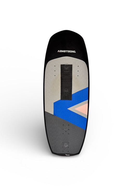 Prancha Armstrong kitefoil com pad antiderrapante, detalhes em azul, cinza e preto, Orca Sports