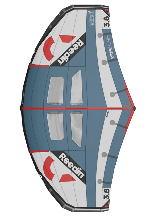 Ala de wingfoil Reedin azul e branca modelo SuperNatural 3.8 da Orca Sports.