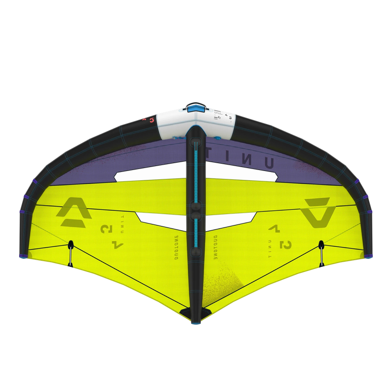 Asa wing para kitesurf Orca Sports amarela e preta vista de trás, equipamento de esportes aquáticos.