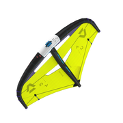 Asa de kitesurf Duotone amarela e preta, equipamento para velejo, Orca Sports.