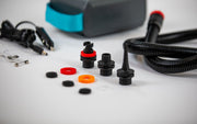 Acessórios e bicos de bomba elétrica infladora, ideais para kitesurf ou wing, loja Orca Sports.