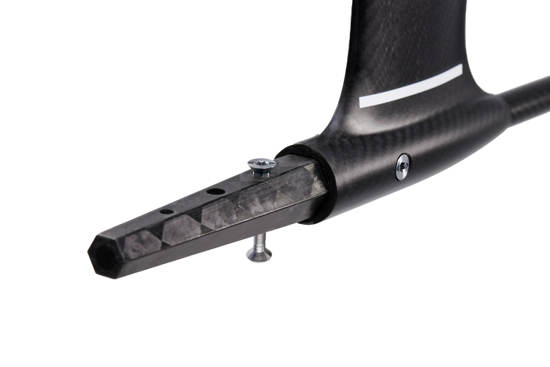 Detalhe de componente em carbono para kitesurf, acessório Orca Sports para alto desempenho