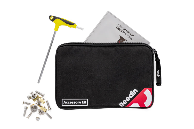 Kit de acessórios Reedin com bolsa preta, parafuso, chave e manual, ideal para kitesurf.